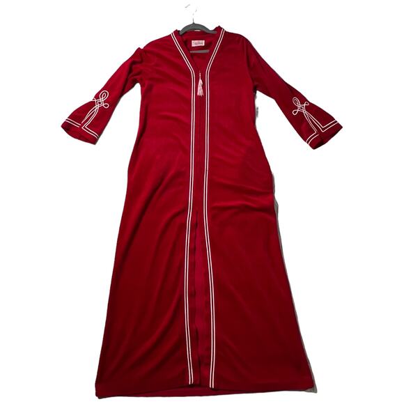 Vintage 1970s Evelyn Pearson Red Polyester Long Robe/House Dress with White Trim - Picture 12 of 16